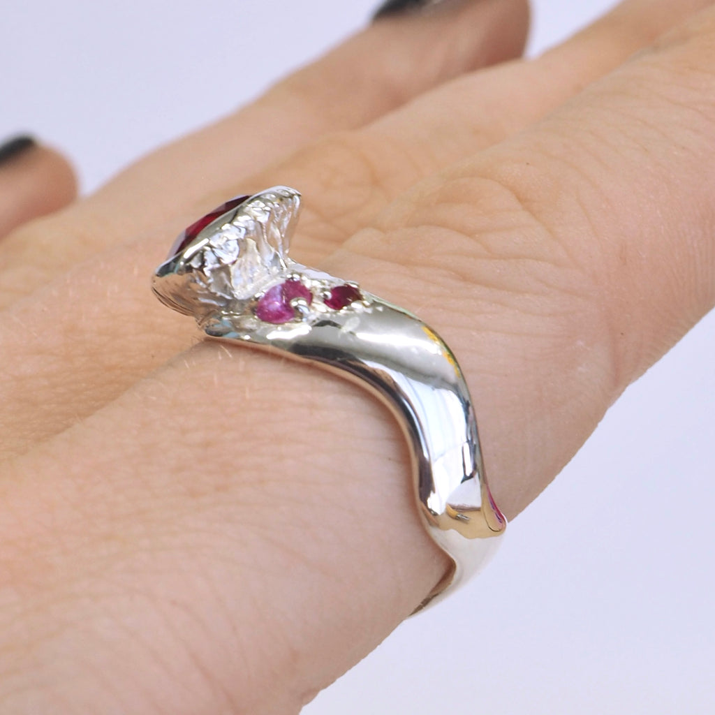 Lovers Wave Ring